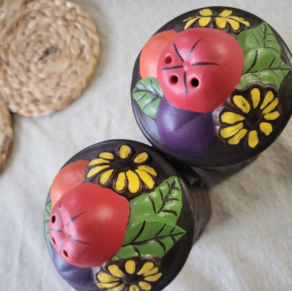 Vintage Flower Power Groovy Ceramic Retro Salt & Pepper Shakers Sunflower - Picture 7 of 8
